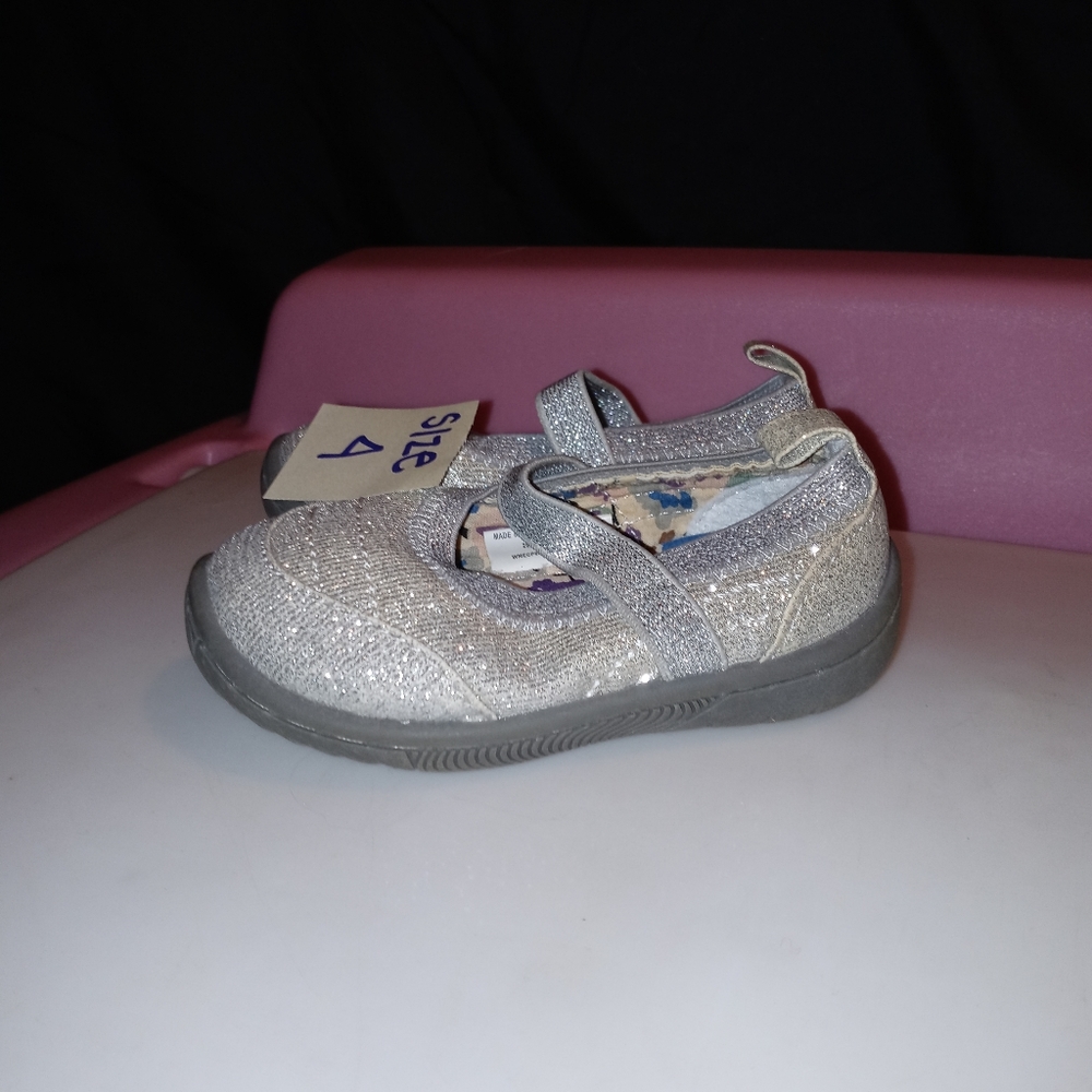 Shoes - Picture 6 of 12
